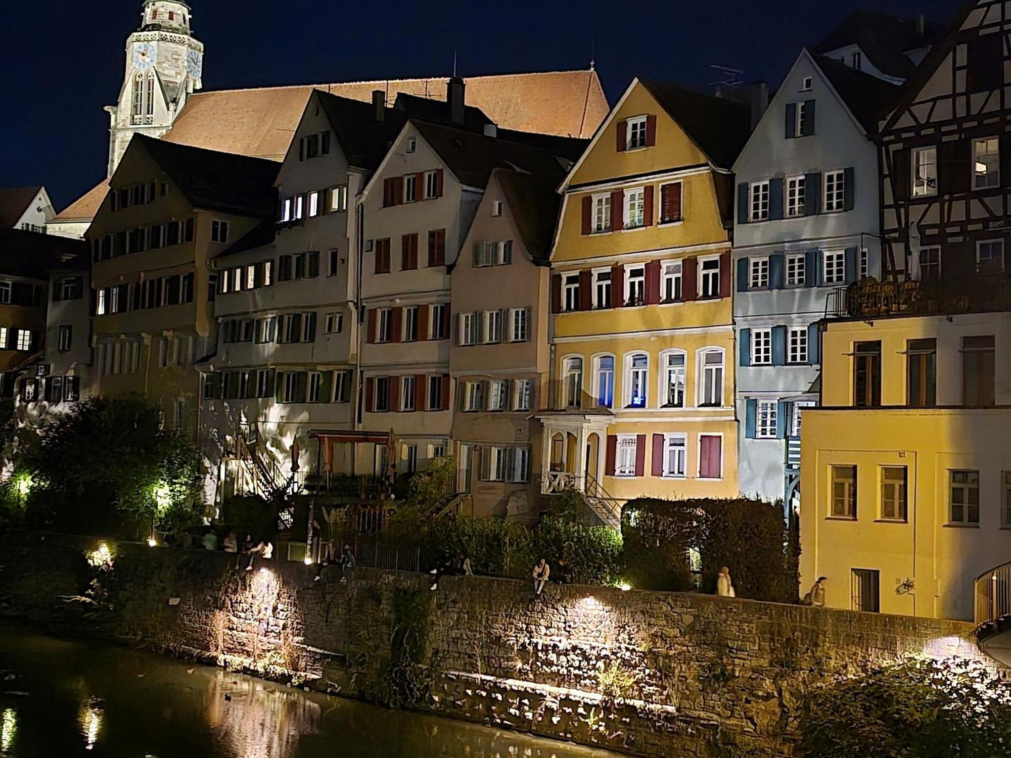 Stadtnahes Gaestezimmer Im Penthouse Bei Esi 蒂宾根 外观 照片